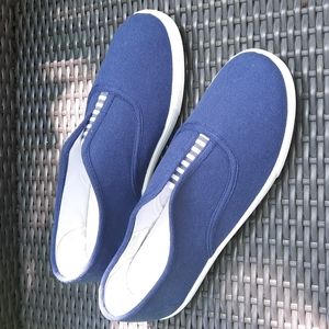 NWT Lightweight Women's Navy Nautical striped slip-on loafers